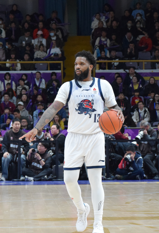 高速男篮87：93输掉“齐鲁德比”，鲍威尔战旧主空砍21分