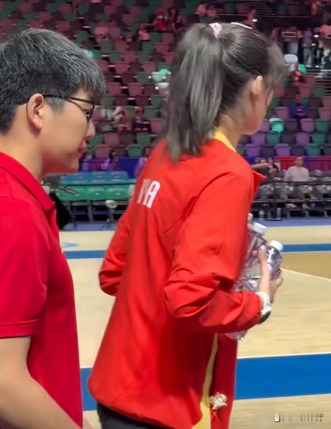 中国女排目前急需要解决的问题：
1️⃣还是缺少像李盈莹这样一锤定音的核心进攻人，