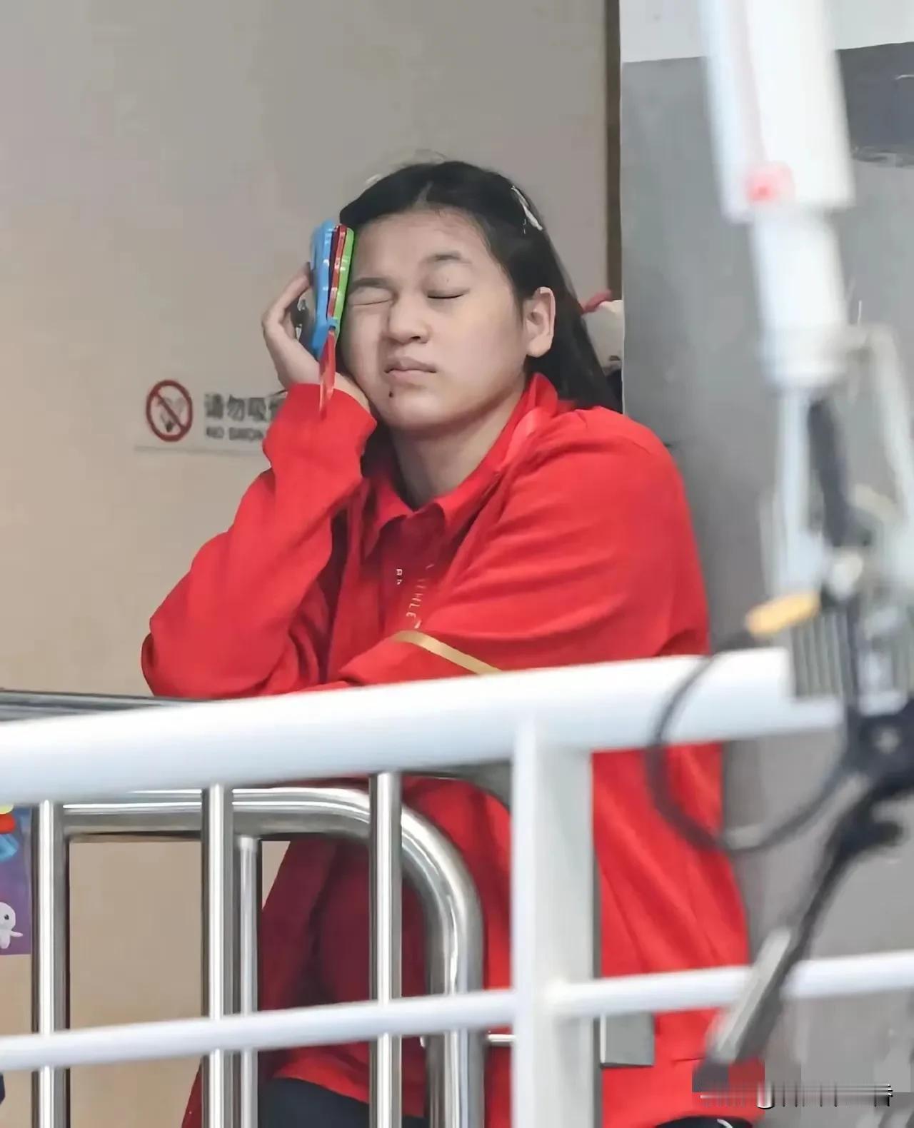 全红婵拿第五名后，世界泳联力挺她，这做法真的暖到了。全运会跳水决赛，她和搭档获第