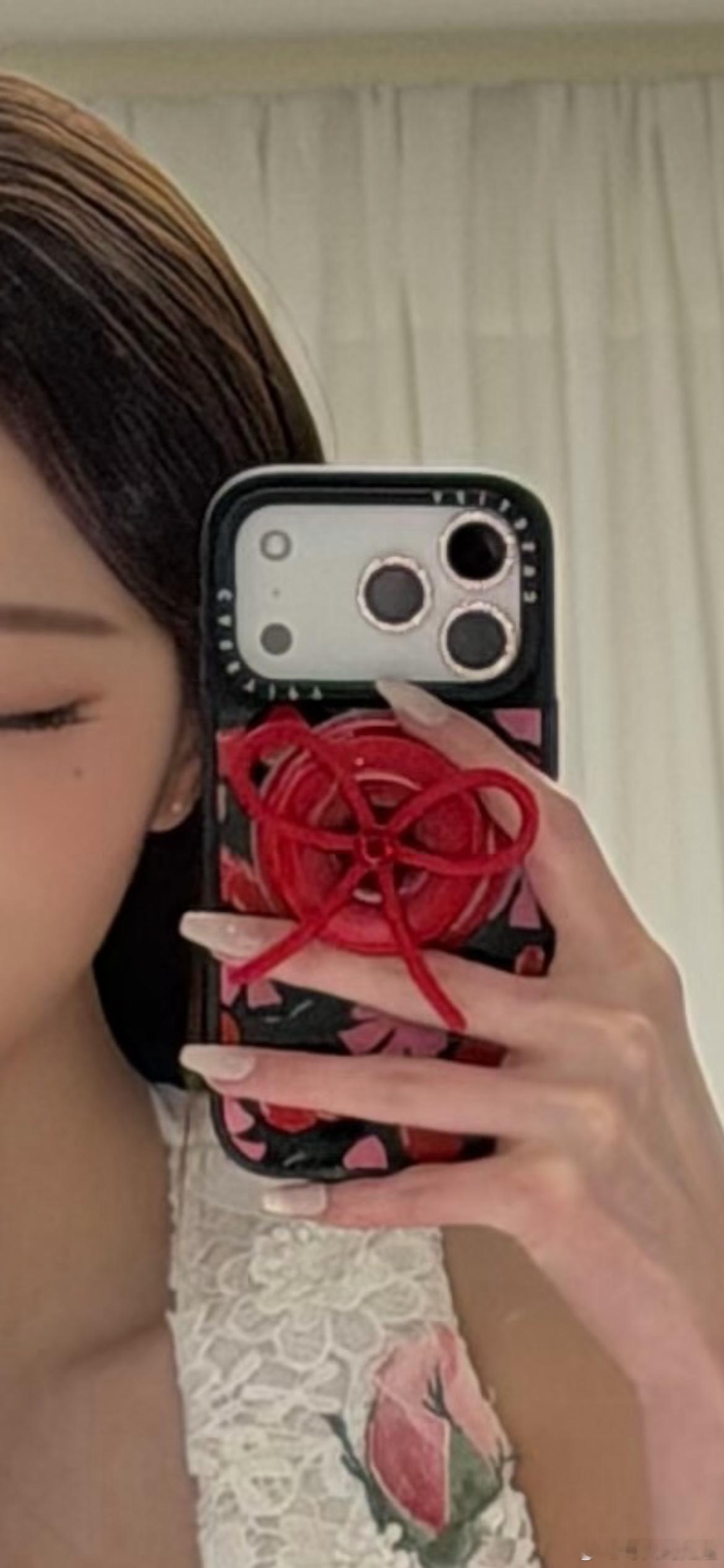 富人新标识：iPhone戴casetify手机壳！ 