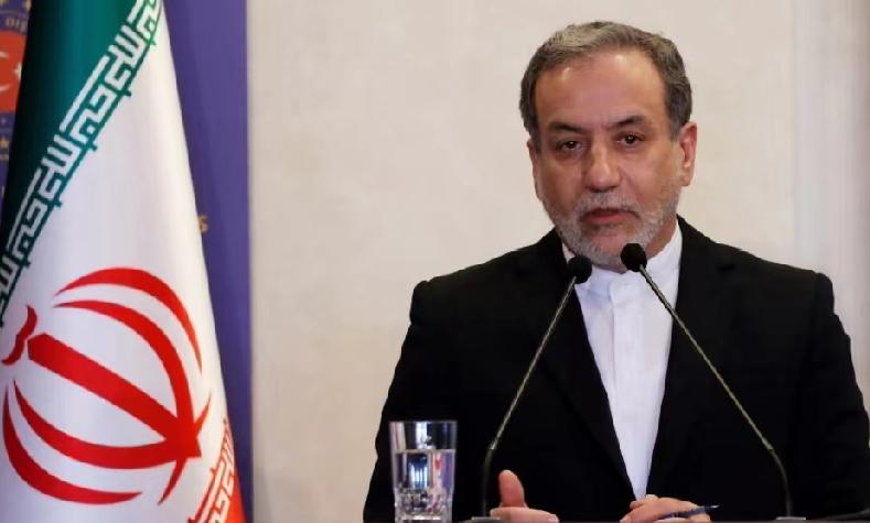 伊朗突然开火又坐上谈判桌，美国刚签完字就动手，这局到底谁在玩谁？

事情是这样的