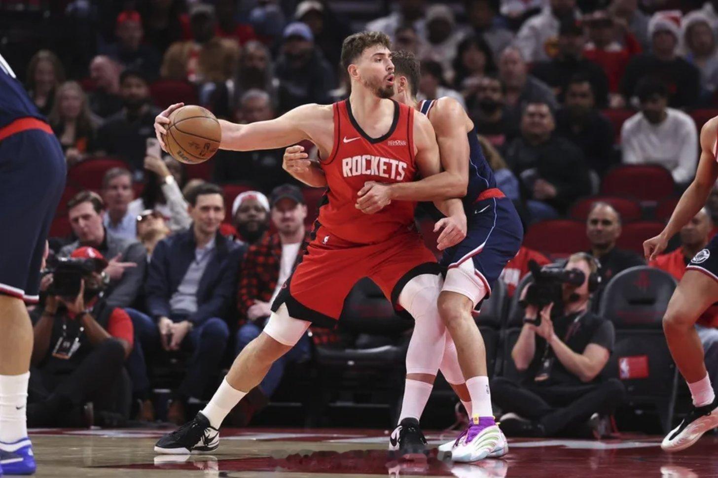 申京谈6人得分上双：“我们球队天赋满满，队里每个人都能得分，而且时刻准备着投关键