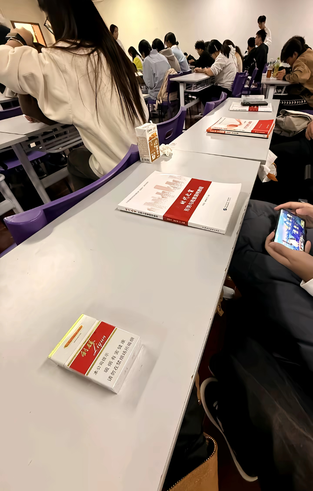 这样好像也不违和。 ​​​