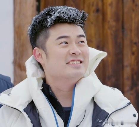 五哈站哥陈赫五哈站哥陈赫拿胶片机拍的照片，每一张都能让人感受到那种温暖的氛围，真