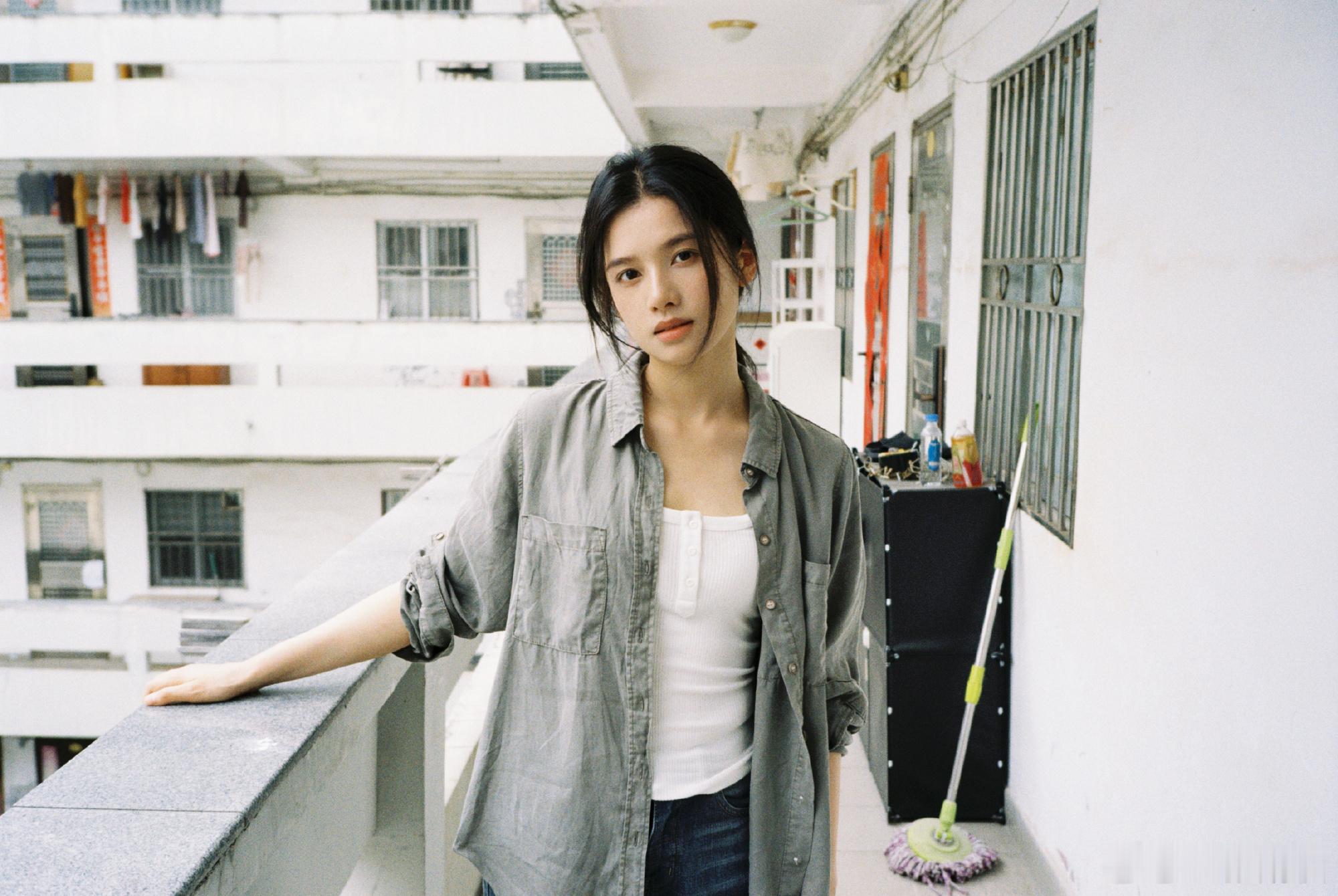 张婧仪最新营业好漂亮啊 苗靖女神 