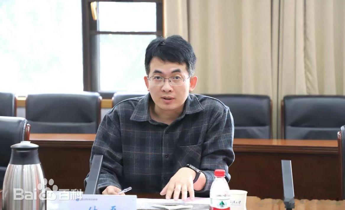 男主角孩子的抚养费都不给，不止渣，还没人性。 ​​​
