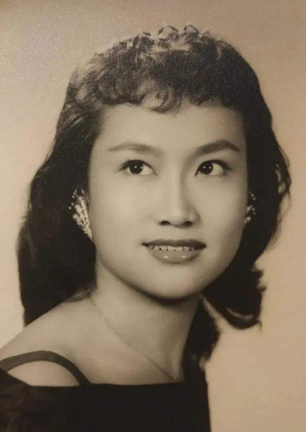 香港传奇影星葛兰离世
8月3日下午，一代传奇影星葛兰在香港安详离世，享年93岁。
