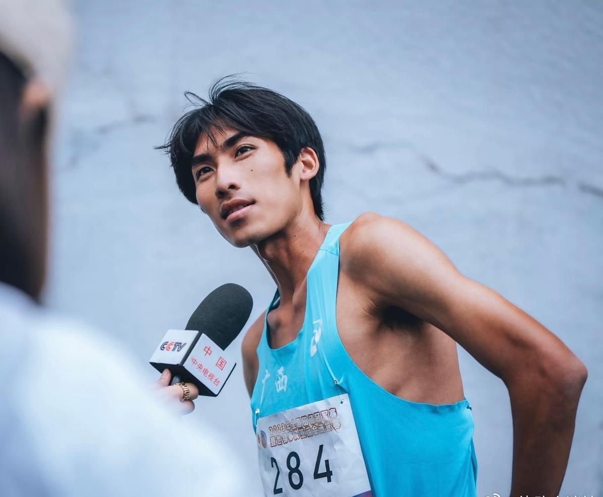 刘德助[超话]恭喜你十五届全运会男子1500米决赛以3:42.25的出色成绩夺得