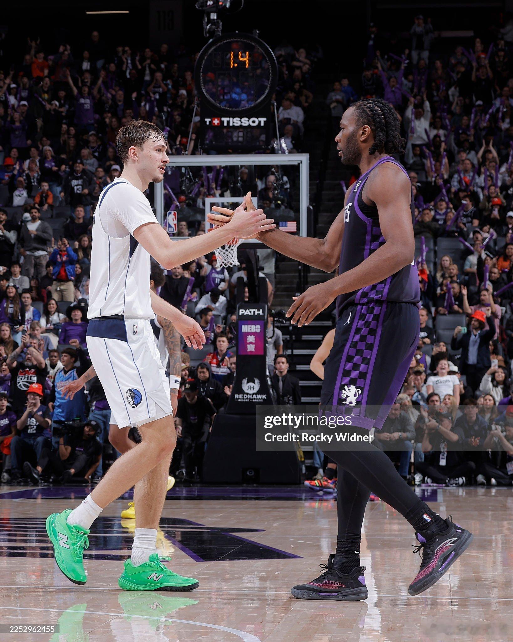 MFFL 今天弗拉格得到23分6篮板5助攻，投篮13投7中，三分4投3中，罚球6