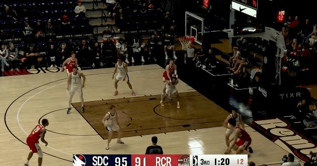 强！杨瀚森禁区送上火锅盛宴！
在今天NBA发展联盟G联赛撕裂之城混音对阵圣地亚哥