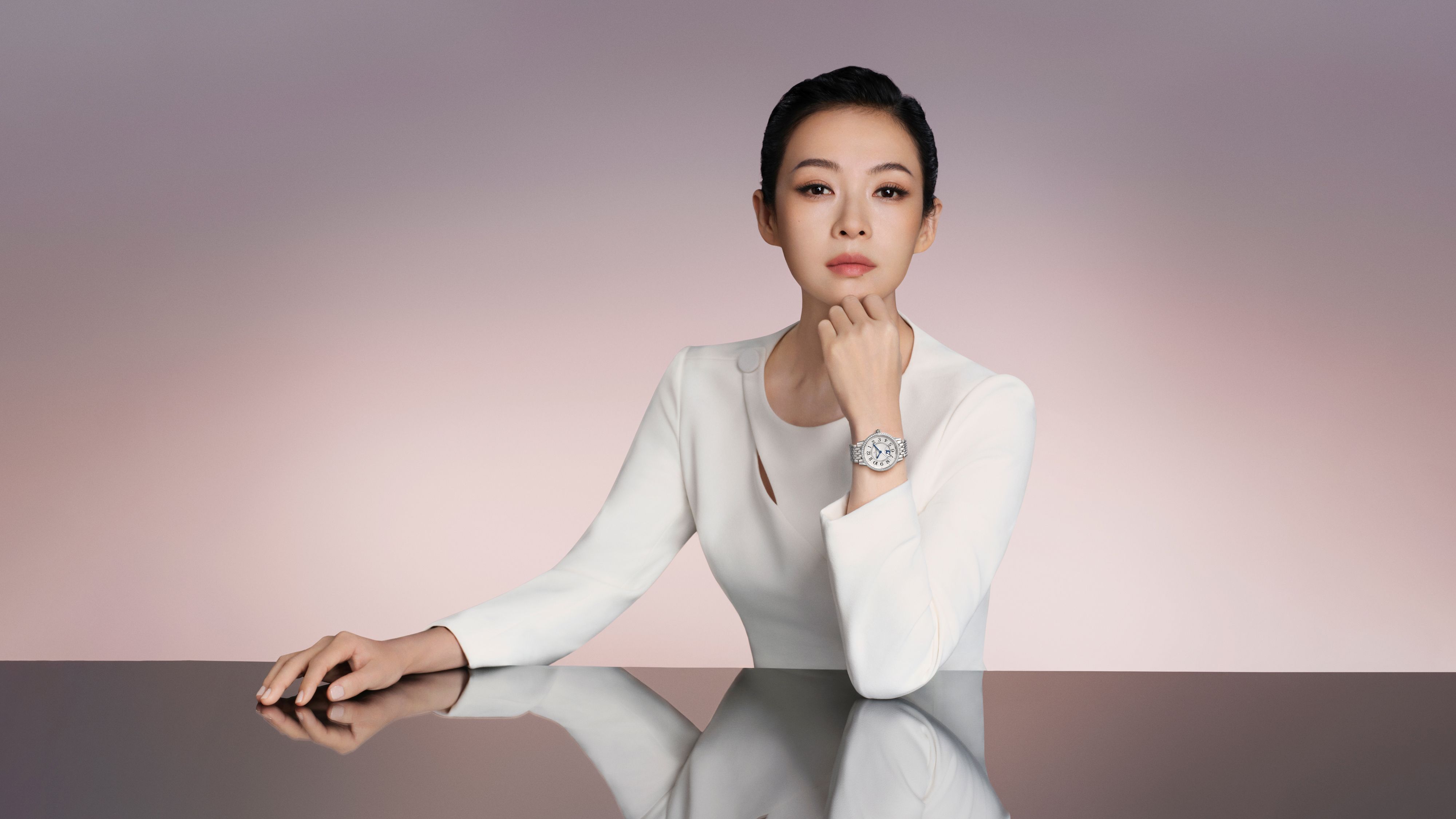 时尚灵感解读 积家携手全球代言人章子怡演绎全新广告形象 ，彰显RENDEZ-VO