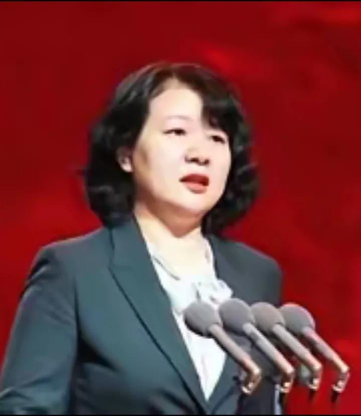 我真是服了
骗子的技能都这么高了吗？
竟然在大学任博士导师
还没人发现
近日某大