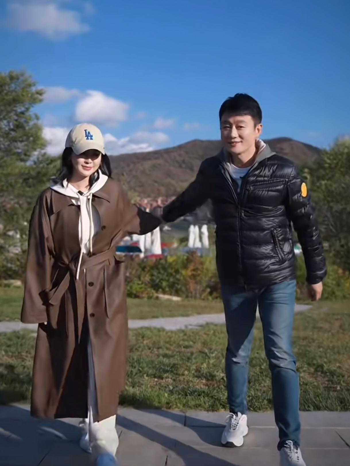 佟大为与关悦的爱情，始于2001年校园里那惊鸿一瞥的“一见钟情”。从2007年携