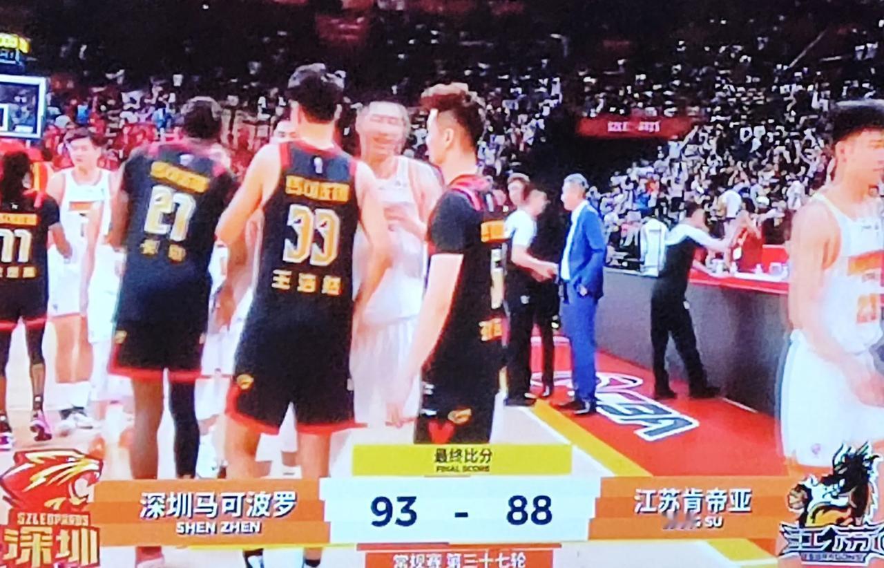 今晚五场比赛述评。
深圳93-88江苏
一波十二连胜，让深圳全队各方面能力提升一