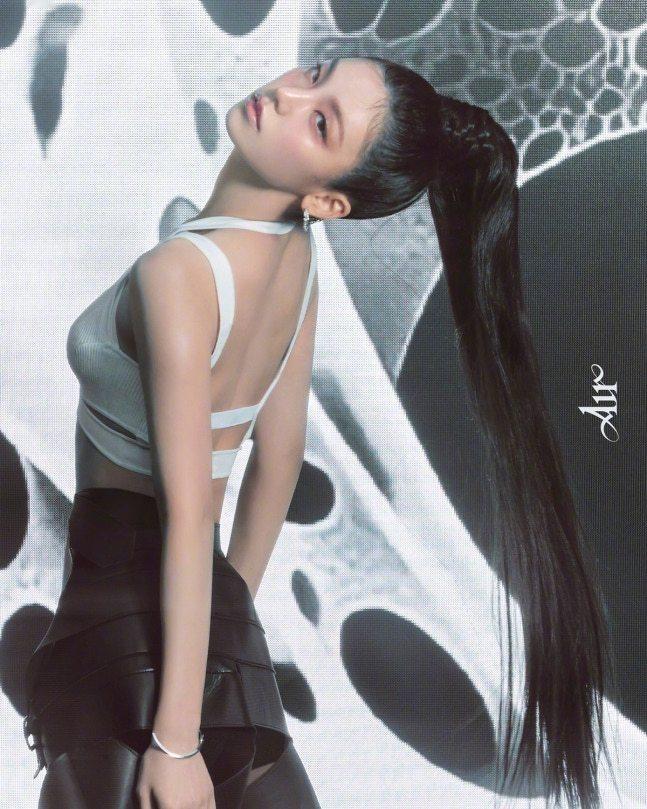 【dispatch】ITZY黄礼志以solo出道曲成功登上英国NME评选的