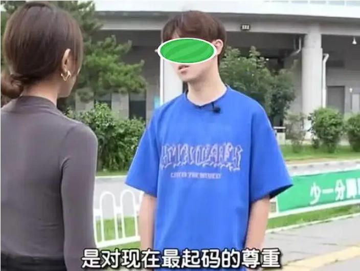 女子和男友已经订婚，于是就同居了，最后却因为在使用马桶方面产生了分歧，最终取消了