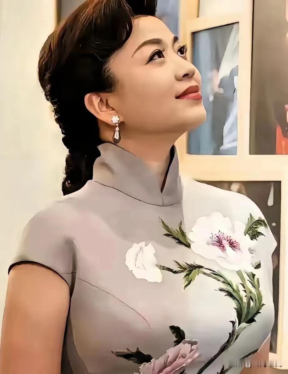 上联：惹是生非皆因嘴
下联：祸从口出要谨慎