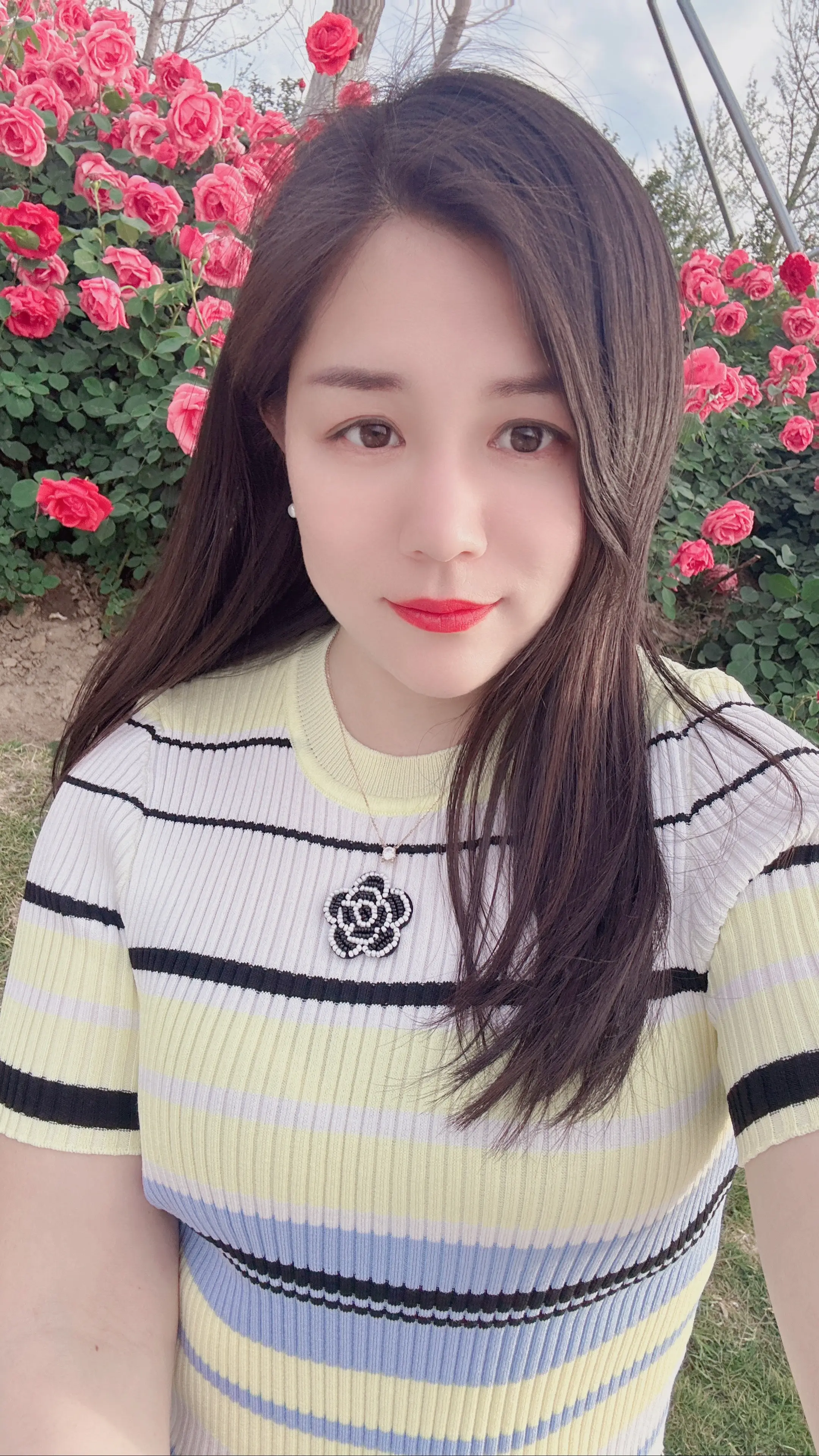 时间是一把尺 量人 量心 量距离  人心是一杆秤 称轻 称重 称感情