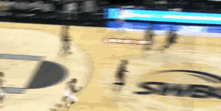 杨瀚森 实力碾压，杨瀚森半场16+6+5+1+1，6中6，命中率100%！而混音