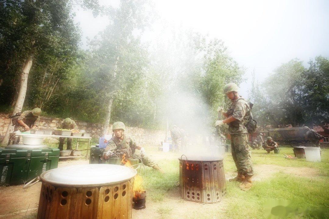 #铸剑中原[超话]##早安军营##原原说早晚安# “三军未动，粮草先行”，持勺能