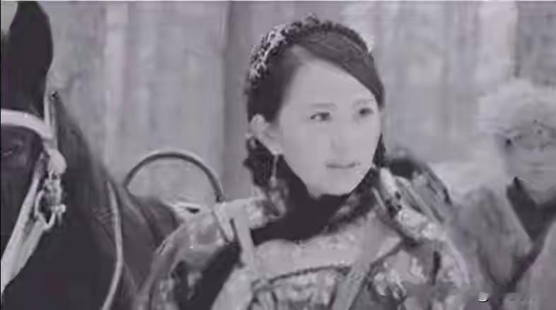 湘西孤女成抗日女匪首，以命换日寇人头，铁血威震太行山
 
女匪首吕芪，跟一个鬼子