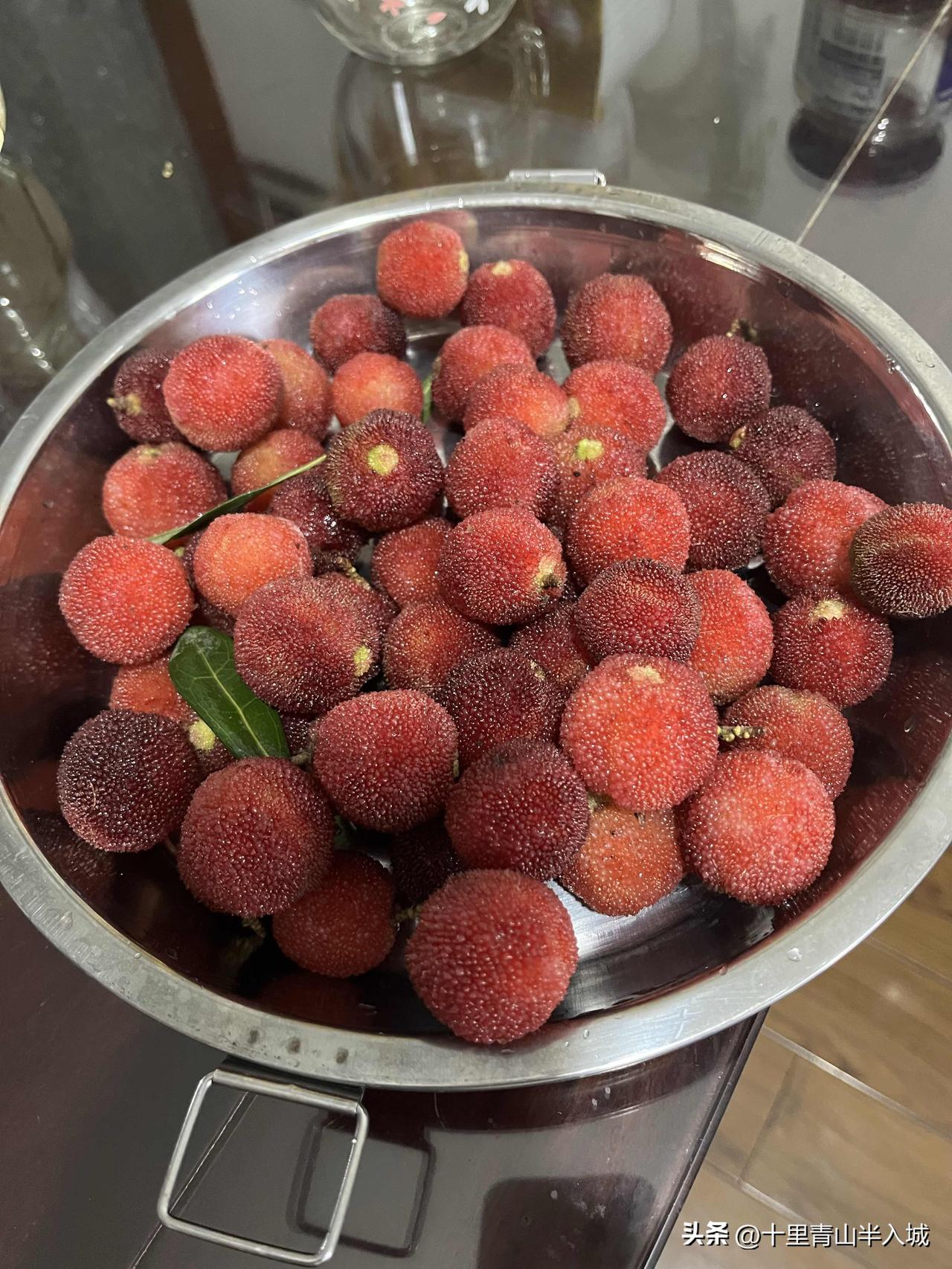 送礼尽送大老板。

来公司已三个月，感触最深的是，老板家越不缺吃食越有人送，基本