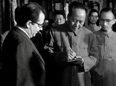别再神化“韬光养晦”！这不属于毛主席的战略体系，毛主席的智慧，根本不是忍出来的。