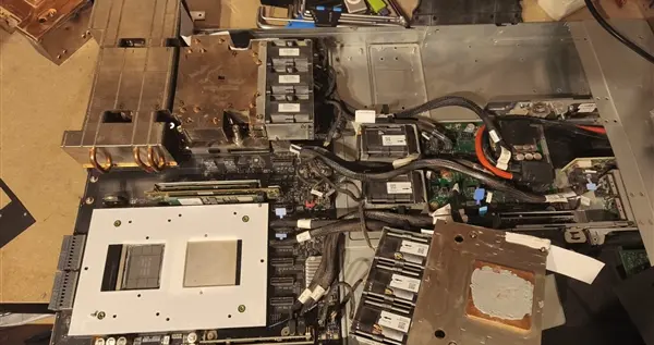 賭贏賺翻了：1/10價格買下價值56萬服務器主機！960GB內存就已回本