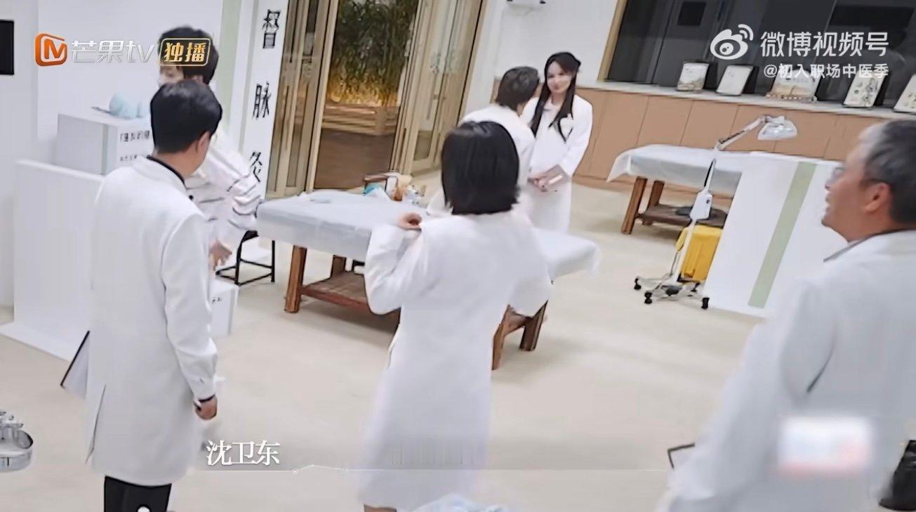 文韬针灸效果立竿见影文韬针灸治疗后居然好了这么多，腿不疼腰不酸还夸“神医”，中医