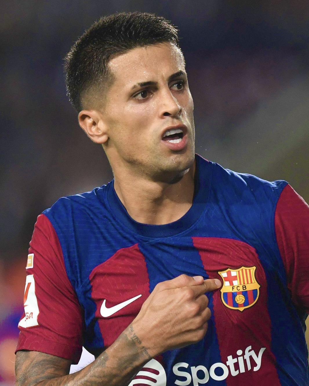 国米球迷又要失望了。
本来坎塞洛要回归主流联赛让国米球迷看到一丝曙光，结果他却告