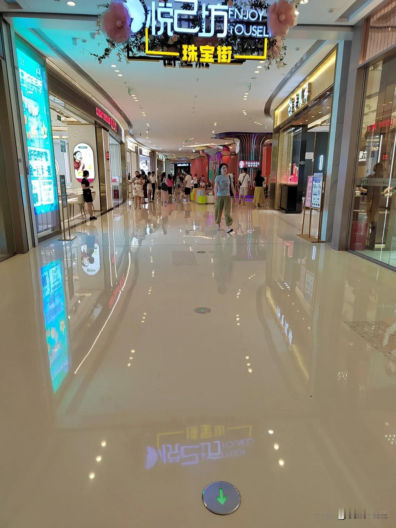 炎热夏天的好去处，孝感除了博物馆图书馆科技馆展览馆很凉爽，还有孝感几个大型商业综