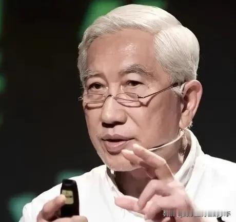 清华大学教授一语道破：搞无人驾驶汽车、无人酒店、饭店机器人都不奇怪，真正让人担心