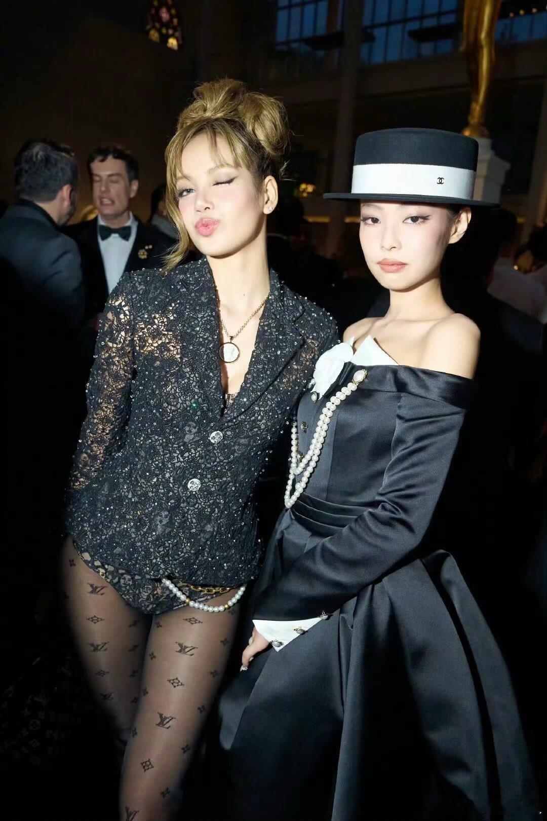 Lisa和Jennie合照合照 Jennie lisa 崔胜澈 ​​​