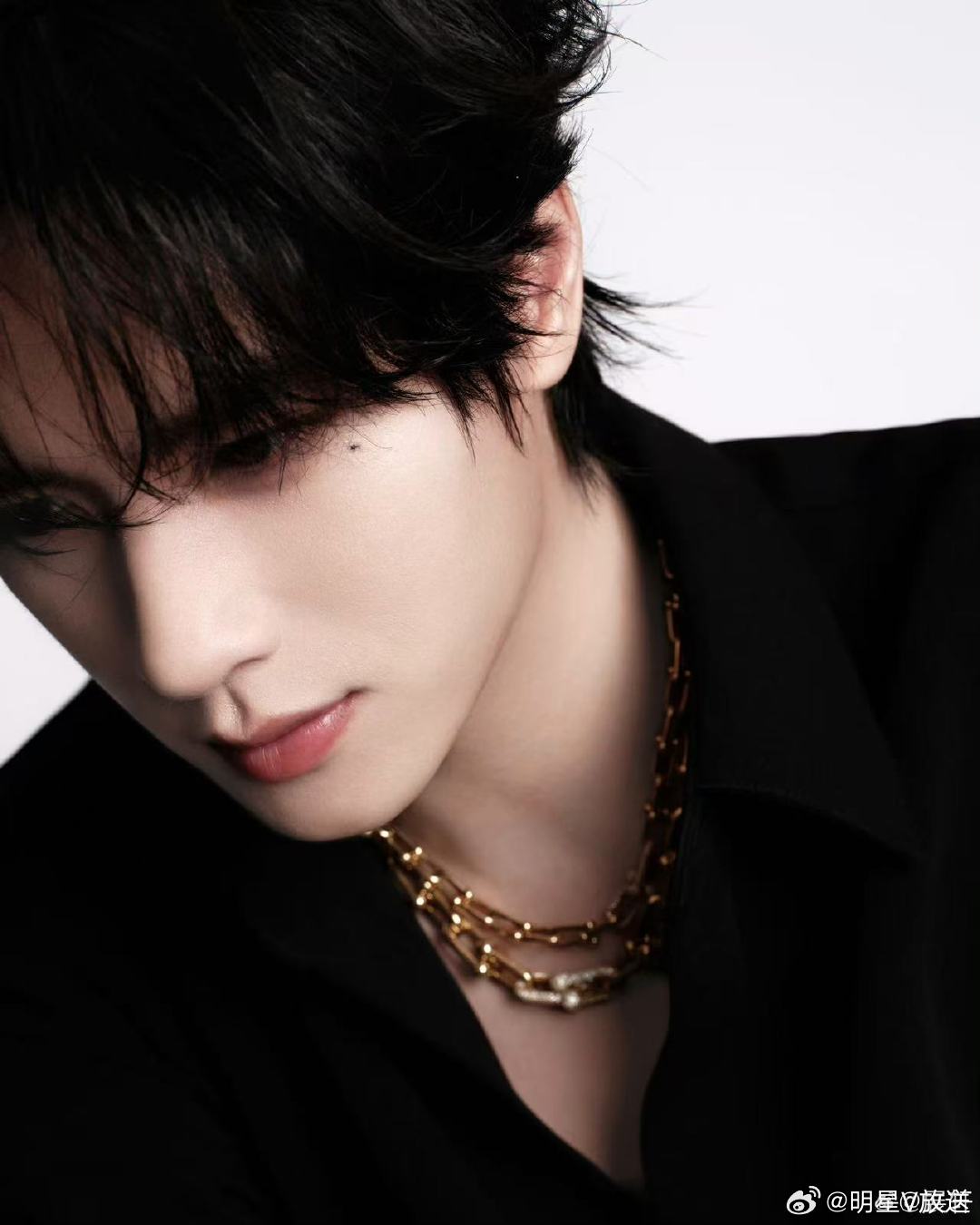 展轩回应劝学 展轩直播劝学后续更新！他在采访里说完全不是玩梗，就是个穿红衣的普通