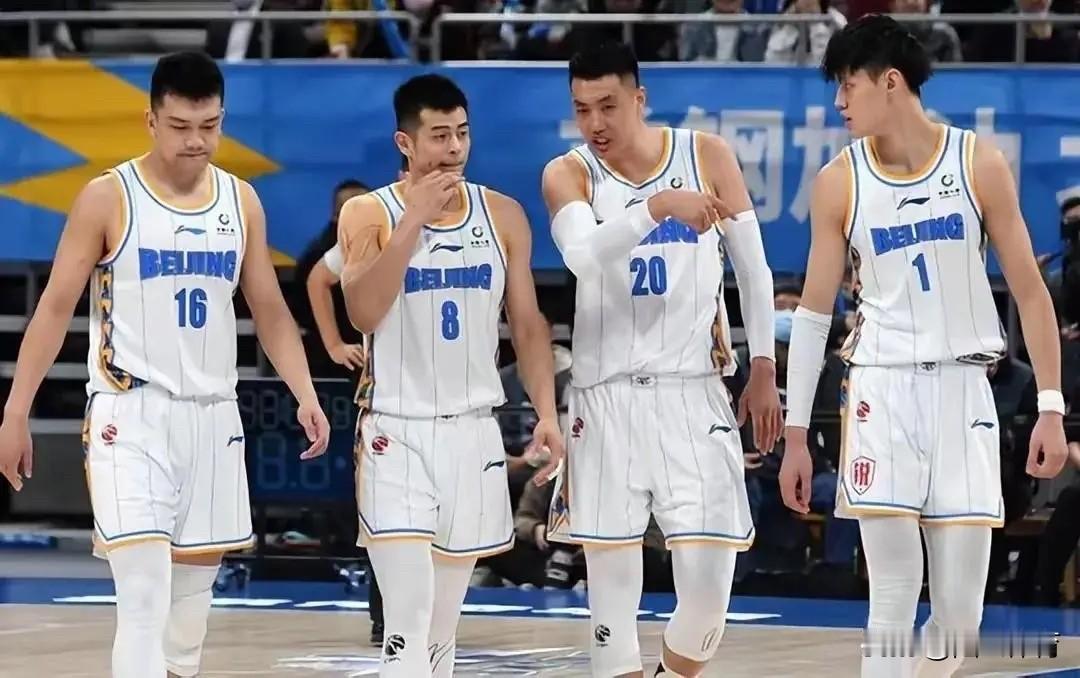 北京输给天津，末节遭遇崩盘，说说北京几个败因：

⒈ 球队输球教练背首锅，执教过