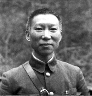 国民党中哪位将军指挥很厉害当然是薛岳了。抗战中薛岳指挥了三次长沙保卫战，独创天炉