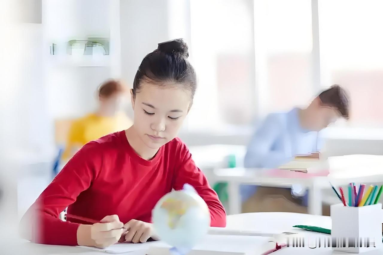 其次，对于孩子学习方法和思考思维能力的形成，遵循所谓的教学计划或方法太过于死板。