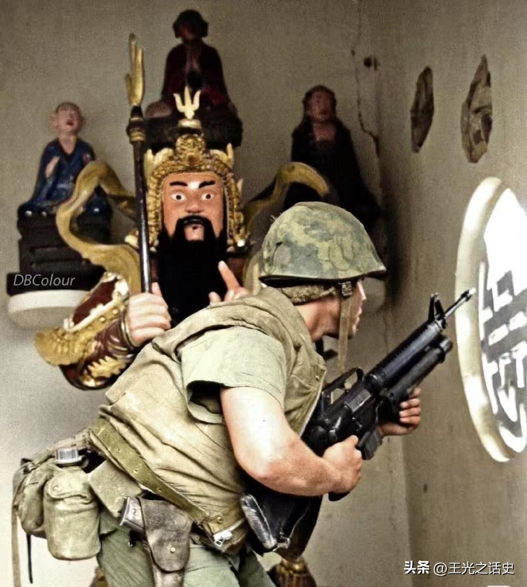 1968年新年，北越突袭南越，发动春节攻势，其中尤以顺化战役最为出名，顺化是越南