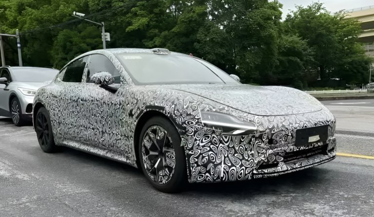 疑似小米SU7的改款