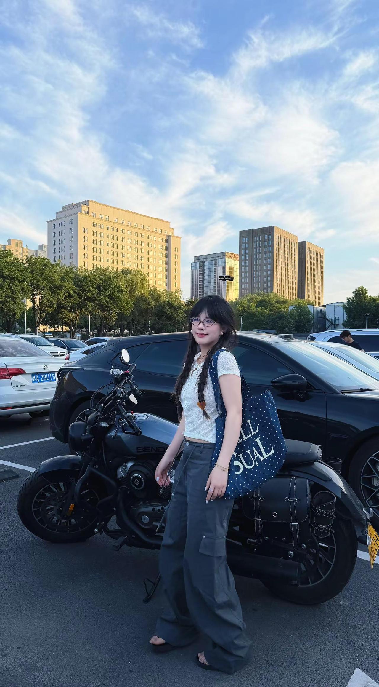 只有三张今天穿什么 ootd 工装裤 摩托车ootd