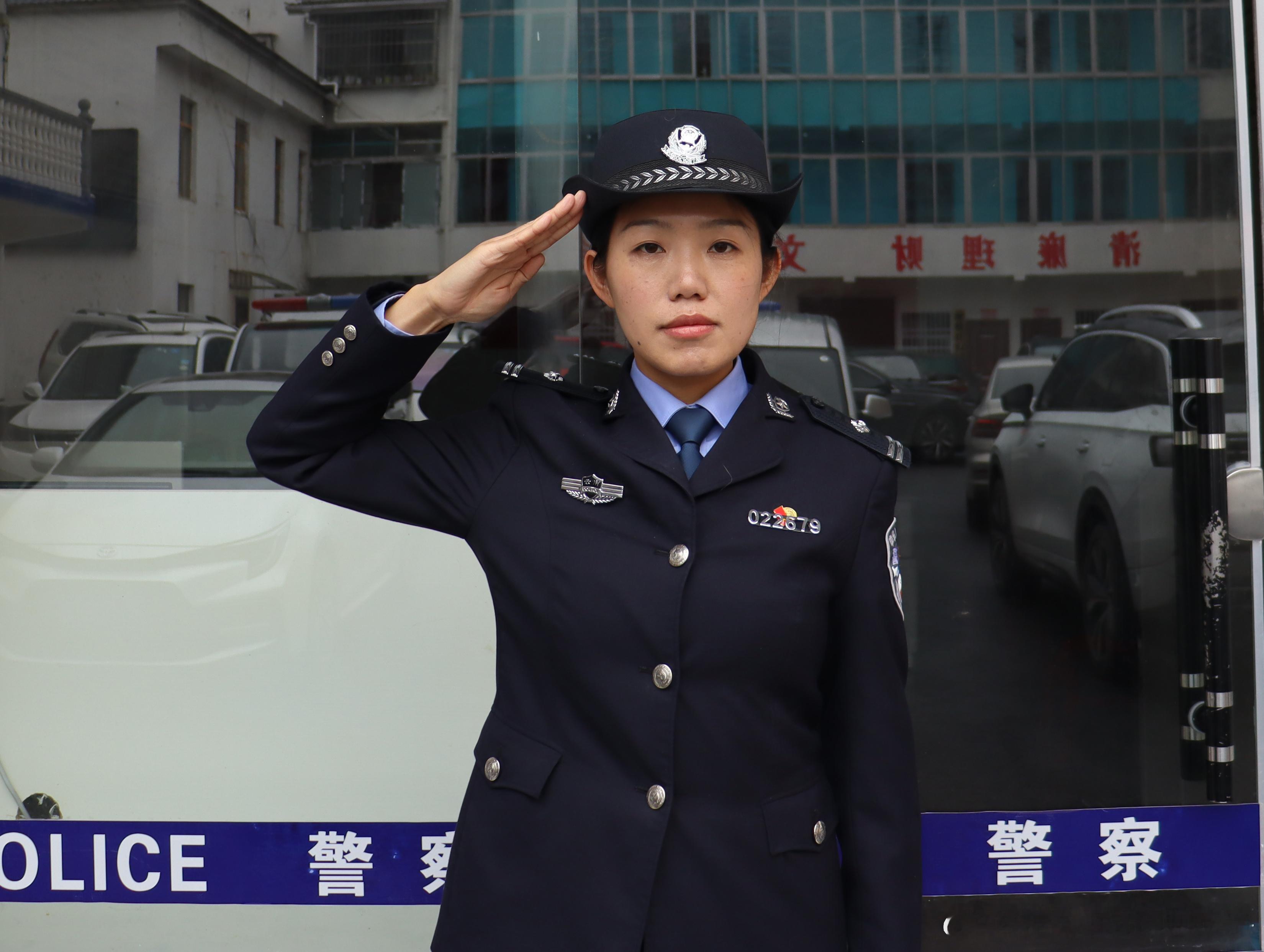 十七载从警路她是最美警色  谁说硬核与温柔不能共存？👮♀️✨云南警花用英姿飒爽