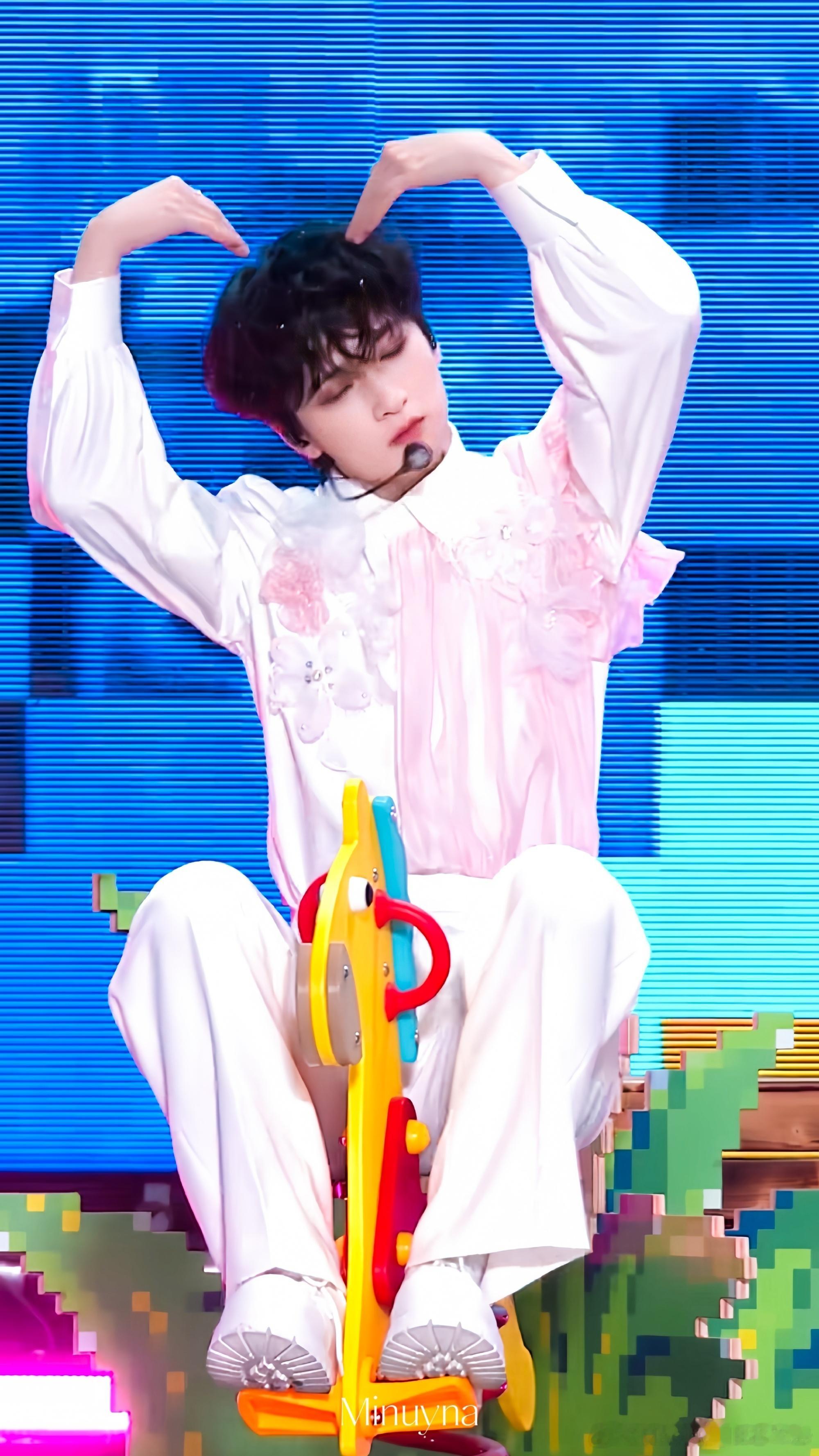 yhx对你的思念 如海水般涌长 生生不息