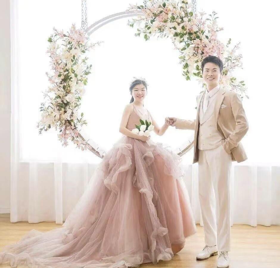 如果一定要结婚，一定要找一个非常喜欢你的人结婚，而不是随便找一个人搭伙过日子。喜