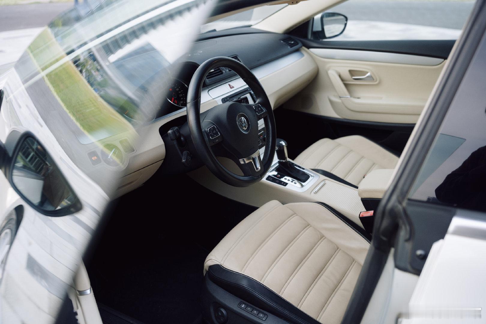 2011 大众CC 3.6FSI我相信很多人和我一样，永远忘不了初次遇见CC的惊