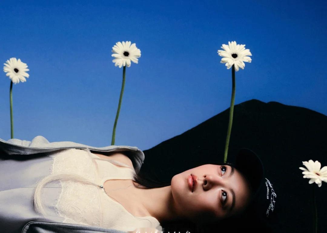 赵今麦 | Carven 2026 春夏系列
出镜：@赵今麦 
出版物：@KIN
