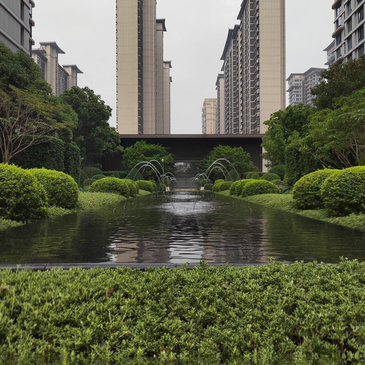 住酒店带走一次性用品，并不“掉档”，理由如下：

· 费用已包含：任何酒店提供的