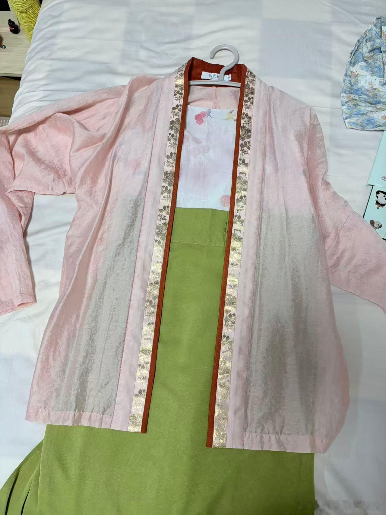每天把自己打扮得漂漂亮亮大方舒服每一顿都吃好状态好 容光焕发体态从容大方就会行好