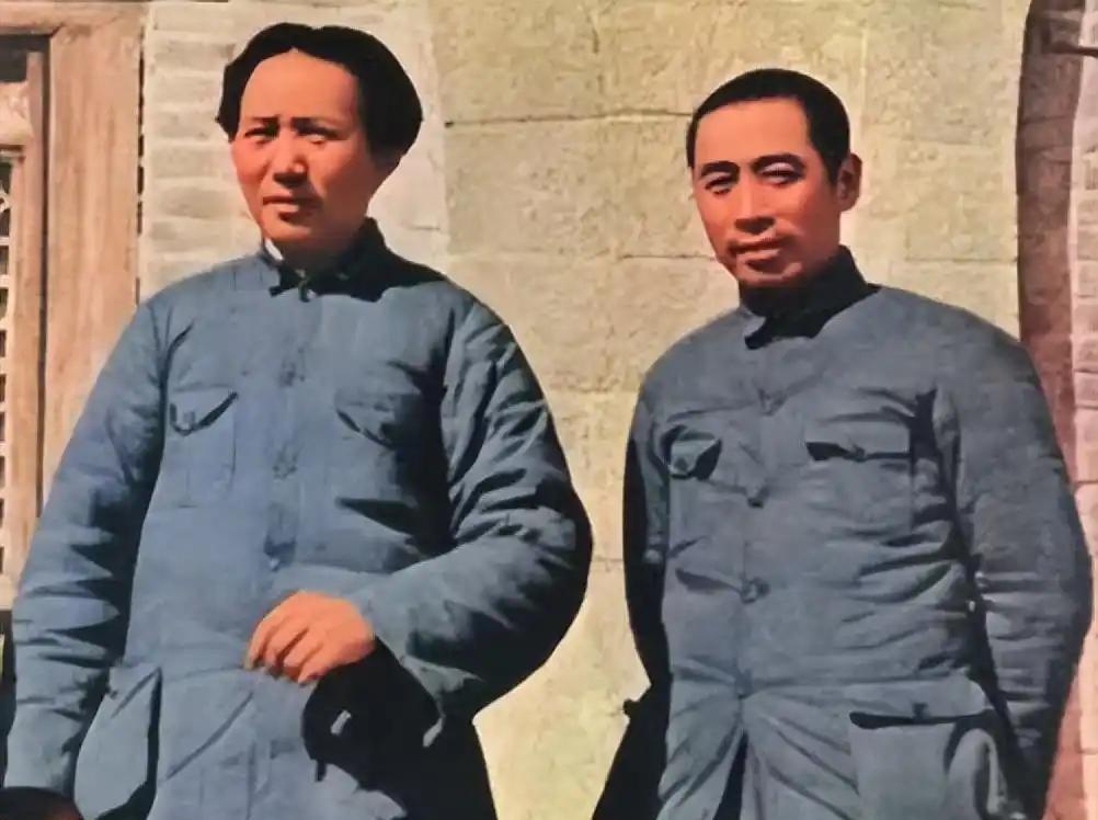 1935年1月，贵州遵义的一个寒夜，一场只有20来个人的秘密会议，硬是把咱们中国