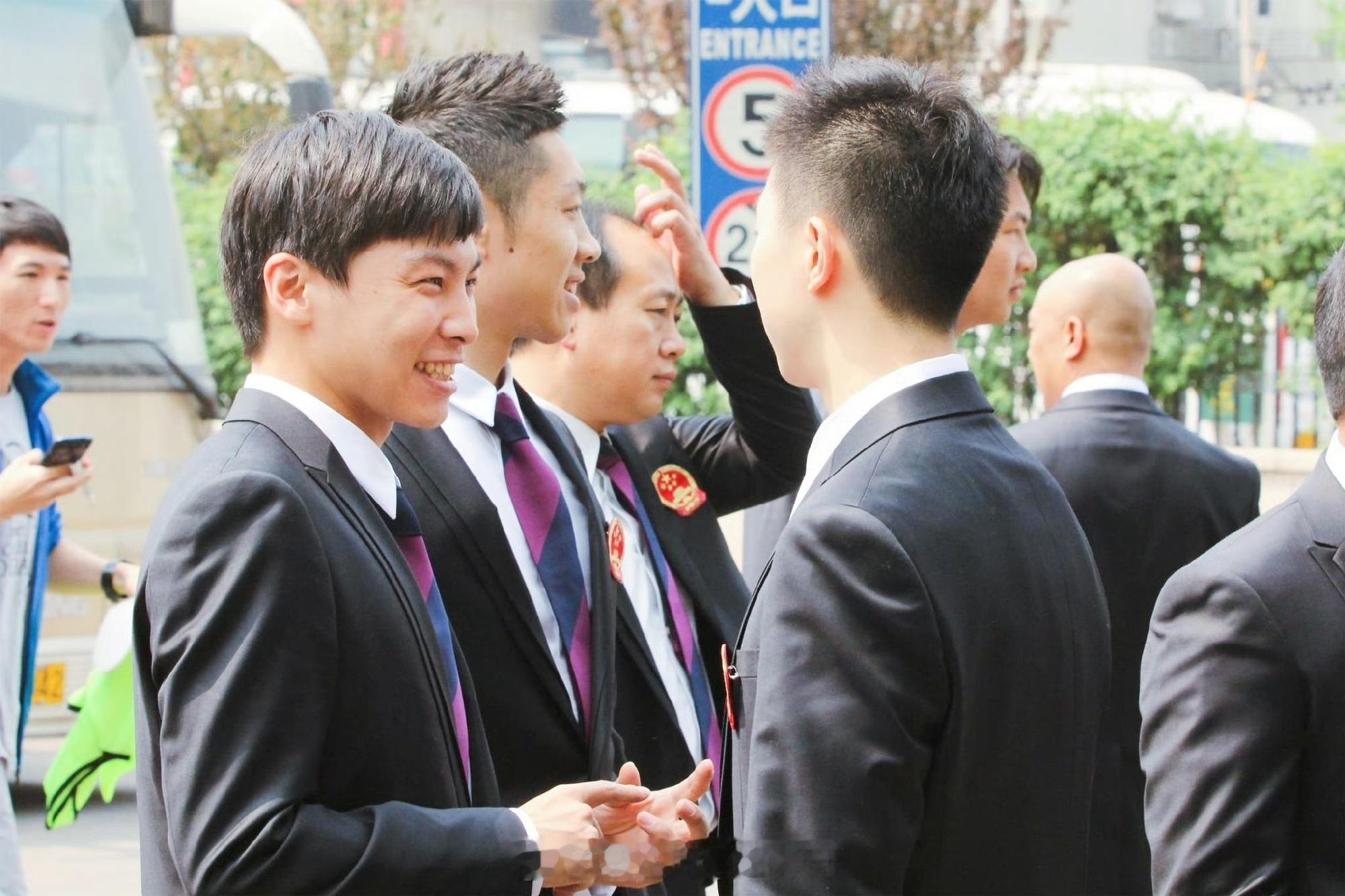 10090龙仔有没有成年？最近有没有像大人一点？ 