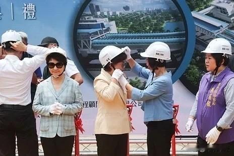台中市政府今（12日）在梧栖区举办“台中捷运蓝线建设计划BC11标土建及设施机电